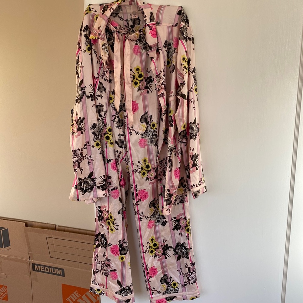 Medium Floral Silk Victoria’s Secret Pajama Set